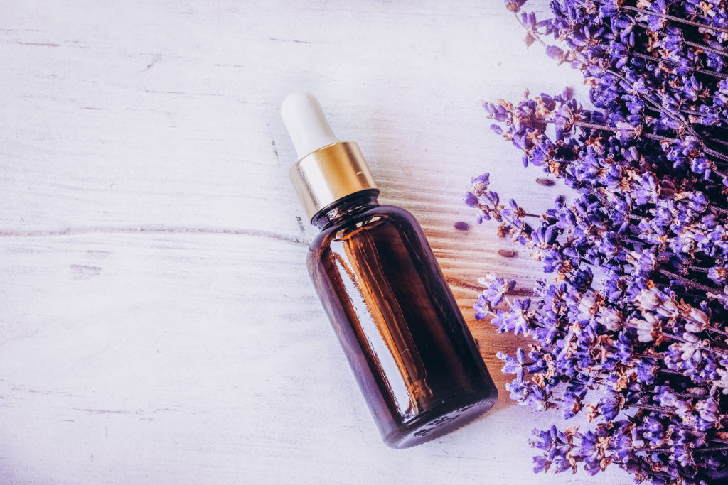 the-surprising-benefits-of-lavender-essential-oil-for-your-skin-how