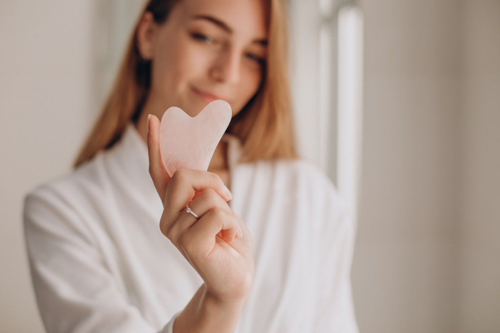 How To Use Gua Sha For Face Lift